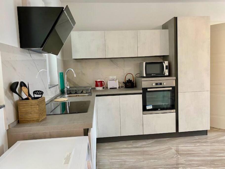 Apartment Sliema, Stylish 1 Bedroom With Parking. Sliema