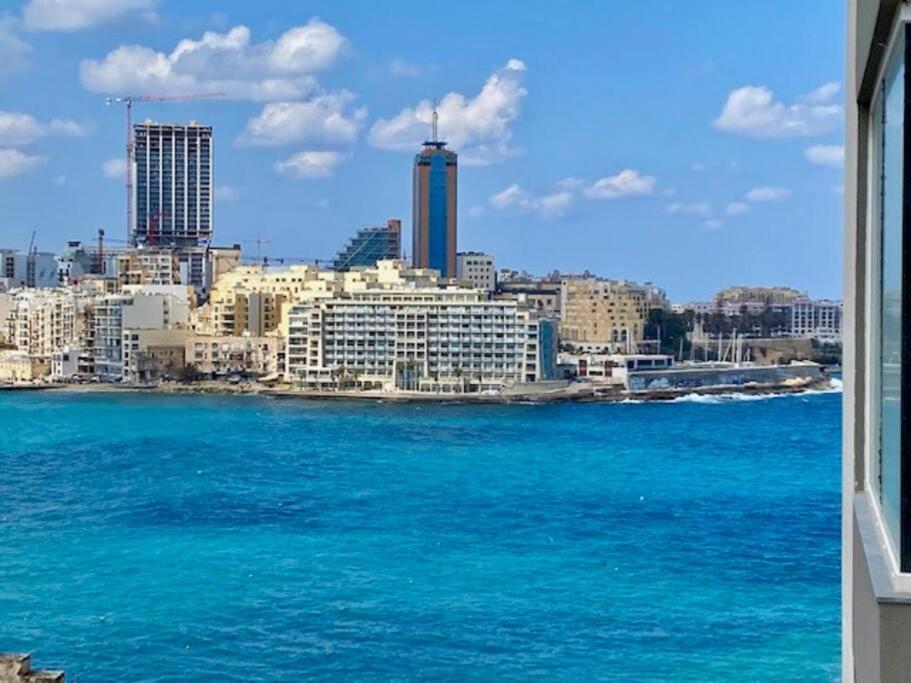 Sliema, Stylish 1 Bedroom With Parking.